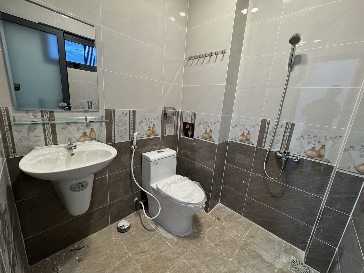 Tuyệt phẩm đẹp lung linh 3 lầu (4mx12m=48m2 vuông vức) mới 100% hẻm xe hơi khu VIP Hồ Xuân Hương